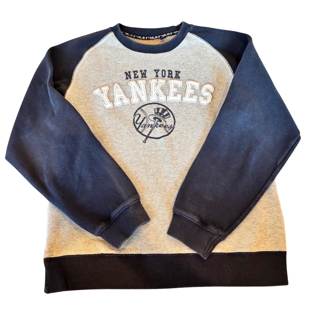 MLB New York Yankees Sweatshirt Mens Medium Gray Navy Blue Raglan Crewneck Logo